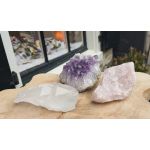 Zeer speciale Magical Trio of Gouden Driehoek  Amethist- Rozenkwarts-Bergkristal ' met spatzuiver Brazilie Amethist  helder paars  ook voor de kinderkamer