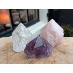 Magical Trio of Gouden Driehoek  Amethist- Rozekwarts-Bergkristal ' in geslepen ruwe punt kristallen medium size, extra natuur en extra helder - nu beschikbaar