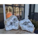 Speciale Super ruwe en 'sneeuw' witte Marokkaanse Bergkristal Geode  !