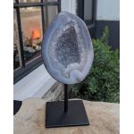 Super mooie Agaathelft met Chalcedoon en Bergkristal extra kwaliteit  op standaard