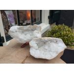 Nu voor een gereduceerde prijs! Speciale Super kwaliteit ruwe en 'sneeuw' witte Marokkaanse Bergkristal Geode  !