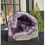 Amethist Grot Geode met zachtpaarse kristallen
