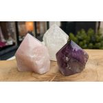 Magical Trio of Gouden Driehoek  Amethist- Rozekwarts-Bergkristal ' in geslepen ruwe punt kristallen extra natuur en extra helder - nu beschikbaar