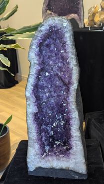Super donkerpaarse en speciale Amethist geode XXL extra kwaliteit