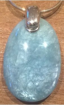 Aquamarijn hanger ovaal met zilveren klip