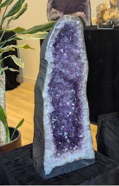 Super donkerpaarse en speciale Amethist geode XXL extra kwaliteit