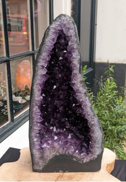 Super donkerpaarse en speciale Amethist geode XL extra kwaliteit
