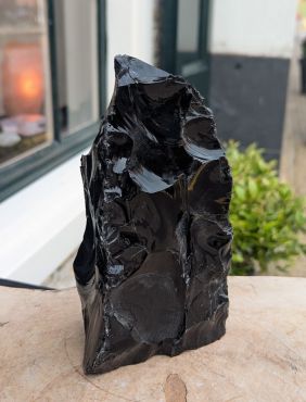 Zwarte Obsidiaan sculpture ruw