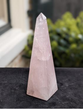 Rozenkwarts obelisk medium maat Brazillie