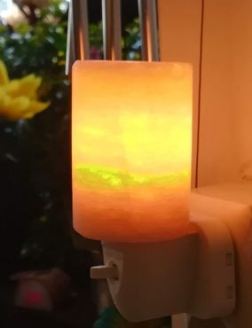 Zoutkristal nachtlampje voor op de slaapkamer Cylindervorm
