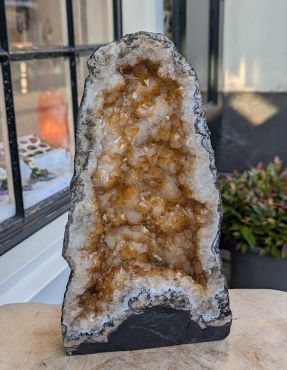Zeer speciale Citrien  geode kleine middenmaat