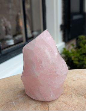 Super  Rozenkwarts Vlam medium large  extra kwaliteit Madagascar