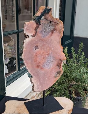 Super kwaliteits Roze Amethist sculpture op standaard