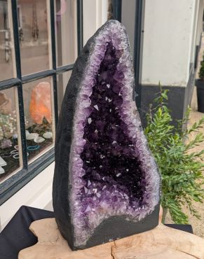 Super donkerpaarse en speciale Amethist geode XL extra kwaliteit