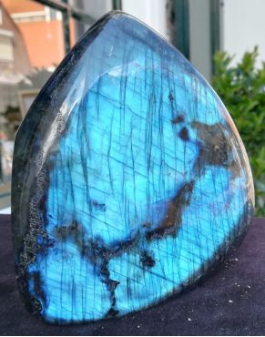 Labradoriet steen middengroot rondgepolijst cobalt blauw