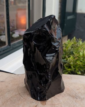 Zwarte Obsidiaan sculpture ruw