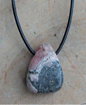 Rhodochrosiet doorboorde hanger