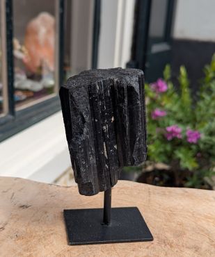 Zwarte Toermalijn , Schorl, op standaard