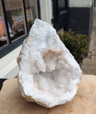 Super Natuur  Marokkaanse Bergkristal geode 'schaal-grot'  XL