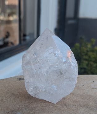 Schitterende  Bergkristal Ice ruw geslepen punt