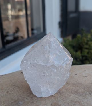 Schitterende  Bergkristal Ice ruw geslepen punt