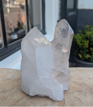Super ruwe spatzuivere Bergkristal cluster large met XXL kristallen