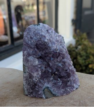 Super kwaliteit Uruguai  Amethist staand met fijne heldere zachtpaarse kristallen