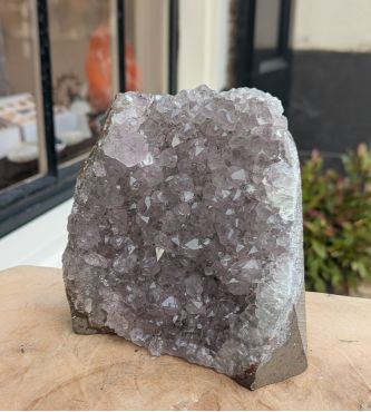 Super ruwe natuur Amethist uruguai cluster large  staand  ' Satijnzacht paars'