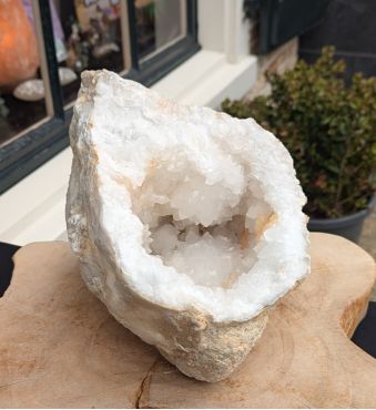 Super Natuur  Marokkaanse Bergkristal geode 'schaal-grot'  XL