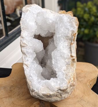 Super kwaliteit Marokkaanse Bergkristal Geode XXL hagelwitte heldere kristallen