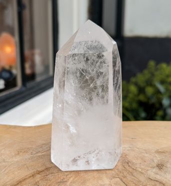 Bergkristal geslepen punt staand medium large extra kwaliteit