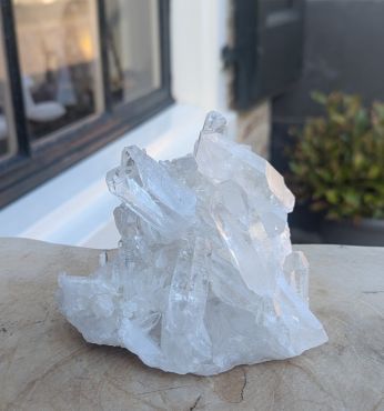 Sprankelend Heldere kwaliteit  Bergkristal cluster staand