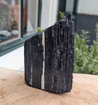 Ruwe Zwarte Toermalijn (schorl) medium large