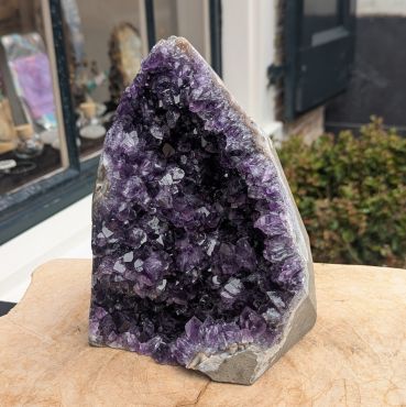 Super kwaliteit Amethist Uruguay cluster staand Super kwaliteit Amethist Uruguay cluster staand