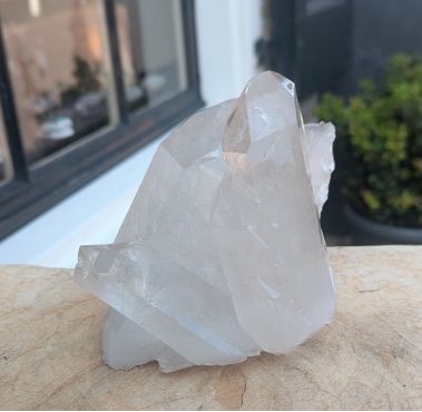 Super ruwe spatzuivere Bergkristal cluster large met XXL kristallen