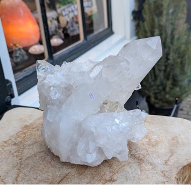 Super Heldere kwaliteit  Bergkristal cluster staand