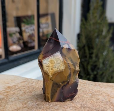 Mookait geslepen ruw puntkristal