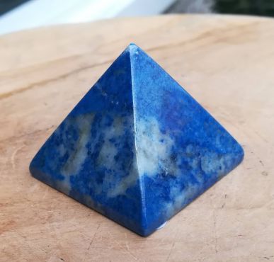 Lapis Lazuli pyramide