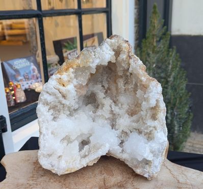 Super kwaliteit Marokkaanse Bergkristal Geode 'schaal'  XL hagelwitte heldere kristallen nu sterk in prijs verlaagd!