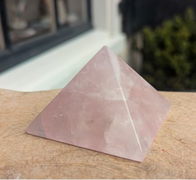 Rozekwarts pyramide 40 mm hoog