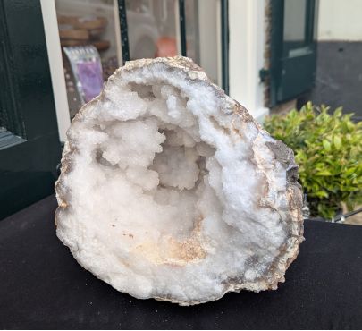 Super kwaliteit Marokkaanse Bergkristal Geode 'schaal'  XL hagelwitte kristallen nu sterk in prijs verlaagd!