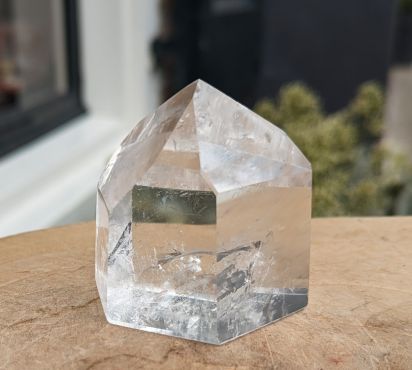 Bergkristal geslepen punt staand medium large extra kwaliteit