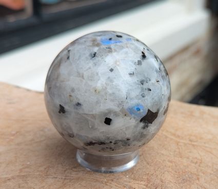 Prachtige stralende kwaliteit regenboog Maansteen Bol