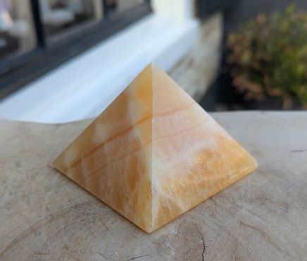 Schitterende kwaliteit Oranje calsiet pyramide
