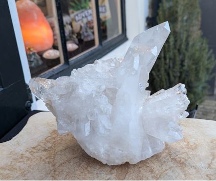 Super Heldere kwaliteit  Bergkristal cluster staand