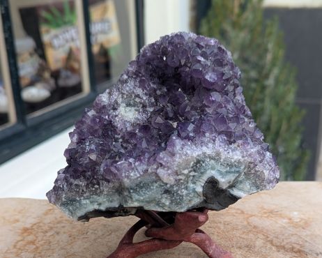Super kwaliteit Uruguai  Amethist cluster met fijne heldere donkerpaarse kristallen