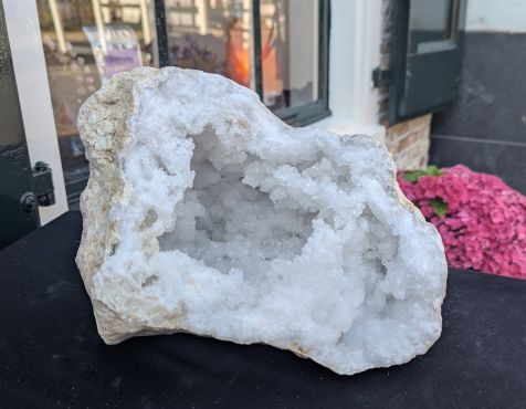 Super Natuur  Marokkaanse Bergkristal geode 'schaal-grot'  XL