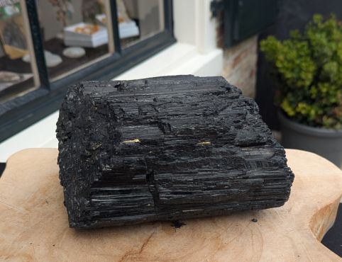 Super kwaliteit en Extra ruwe Zwarte Toermalijn (schorl) large met Mica  en Albiet