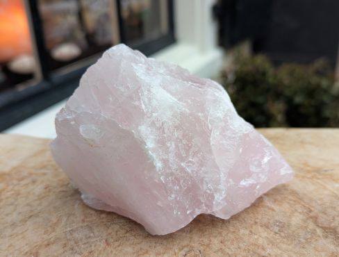 Heel speciale en extra zuivere en ruwe  Magical trio of Gouden Driehoek  met extra kwaliteit Uruguai Amethist staand en spatzuiver Bergkristal en Rozenkwarts