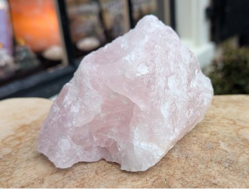 Heel speciale en extra zuivere en ruwe  Magical trio of Gouden Driehoek  met extra kwaliteit Uruguai Amethist staand en spatzuiver Bergkristal en Rozenkwarts